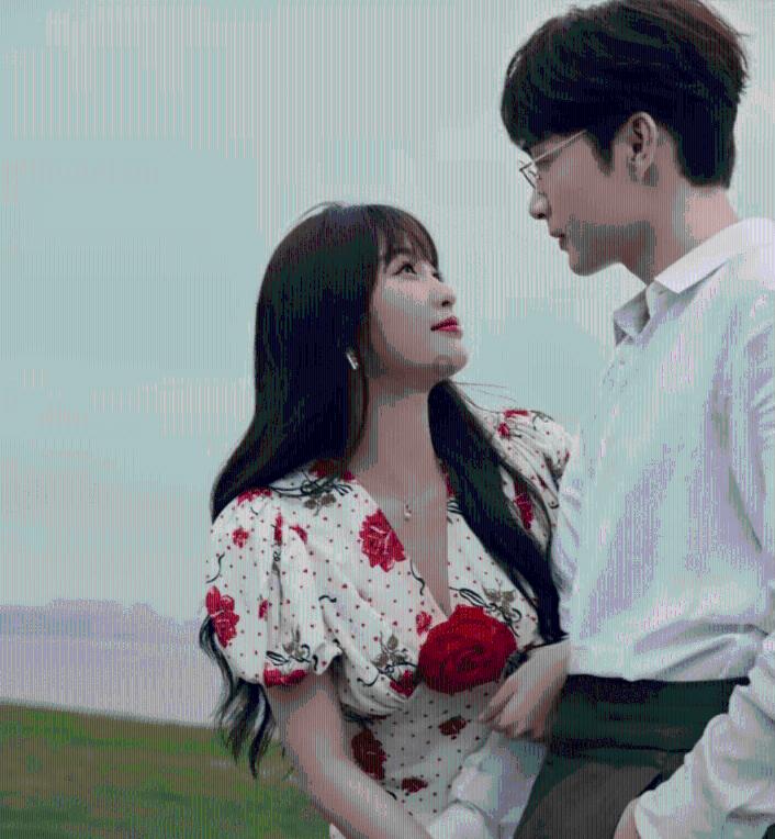 还记得《英雄儿女》的王成吗?晚年接连送走妻儿,去世影迷来送行