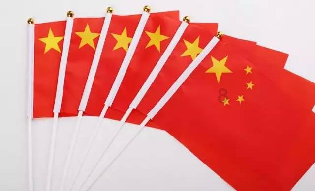 霍金预言成真?科学家在人类粪便中,找到残存的塑料微颗粒